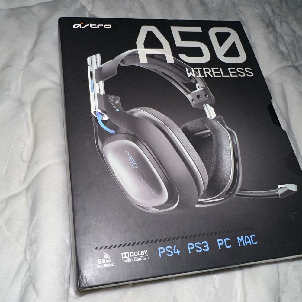 NWT Astro 3AS50-PSW9N-383 A50 Wireless Multi Platform Gaming Headset - Black